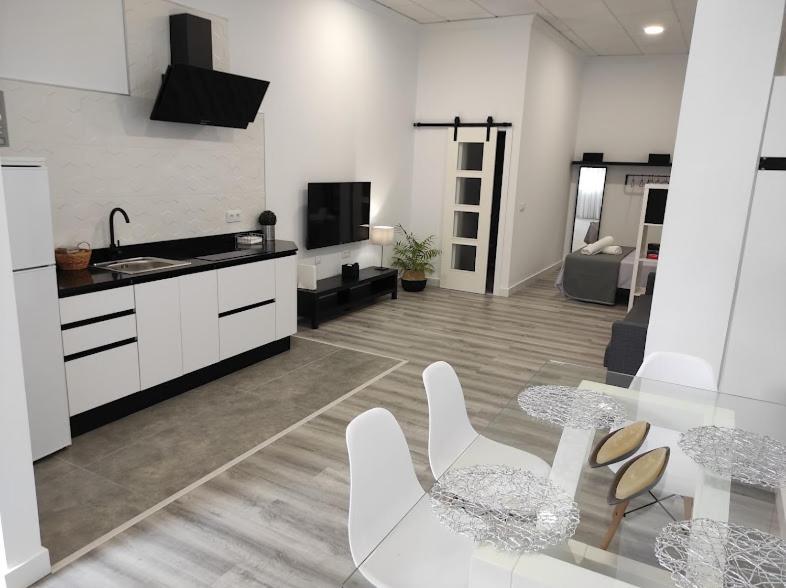 Apartamento Turistico Lyra Baena Esterno foto