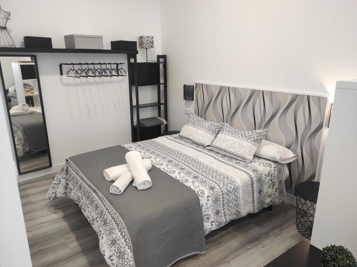 Apartamento Turistico Lyra Baena Esterno foto